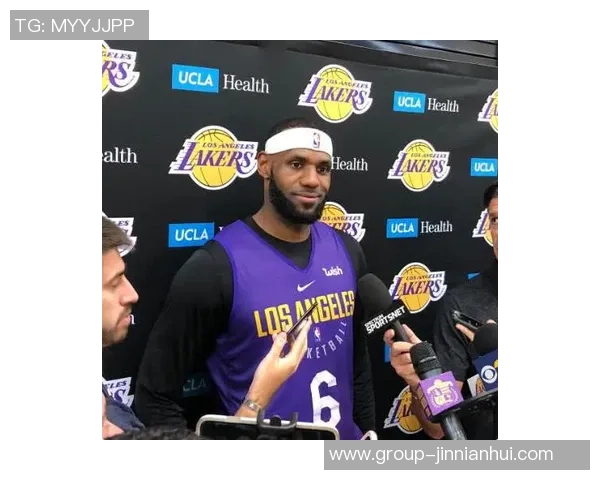 里夫斯强调全队协作防守的重要性球员天赋众多需齐心合力